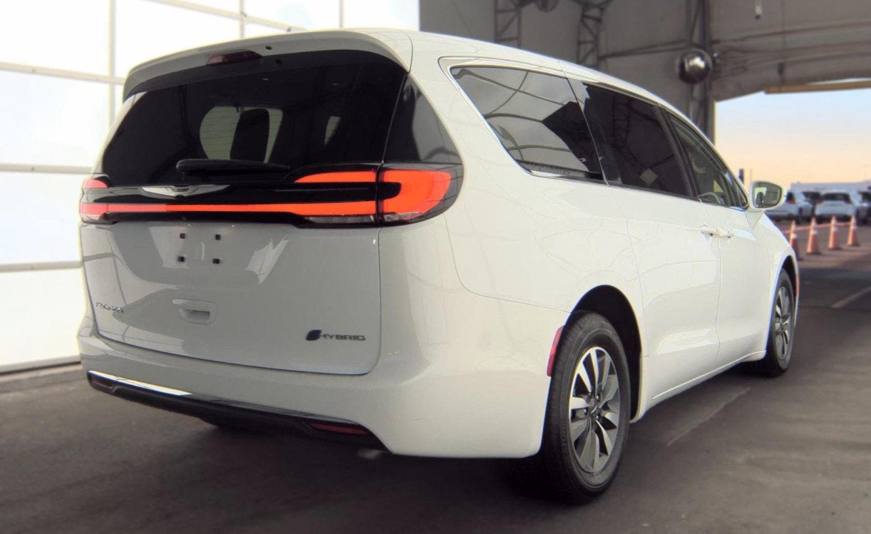 2022 Chrysler Pacifica Hybrid Touring L