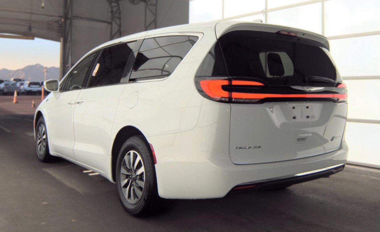 2022 Chrysler Pacifica Hybrid Touring L