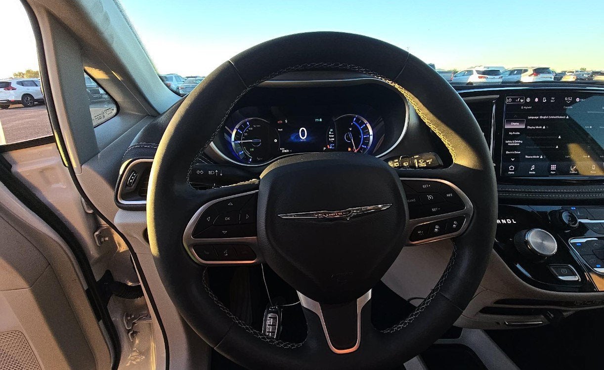 2022 Chrysler Pacifica Hybrid Touring L