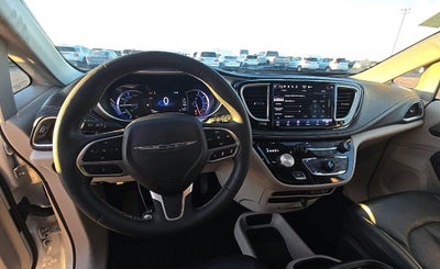 2022 Chrysler Pacifica Hybrid Touring L