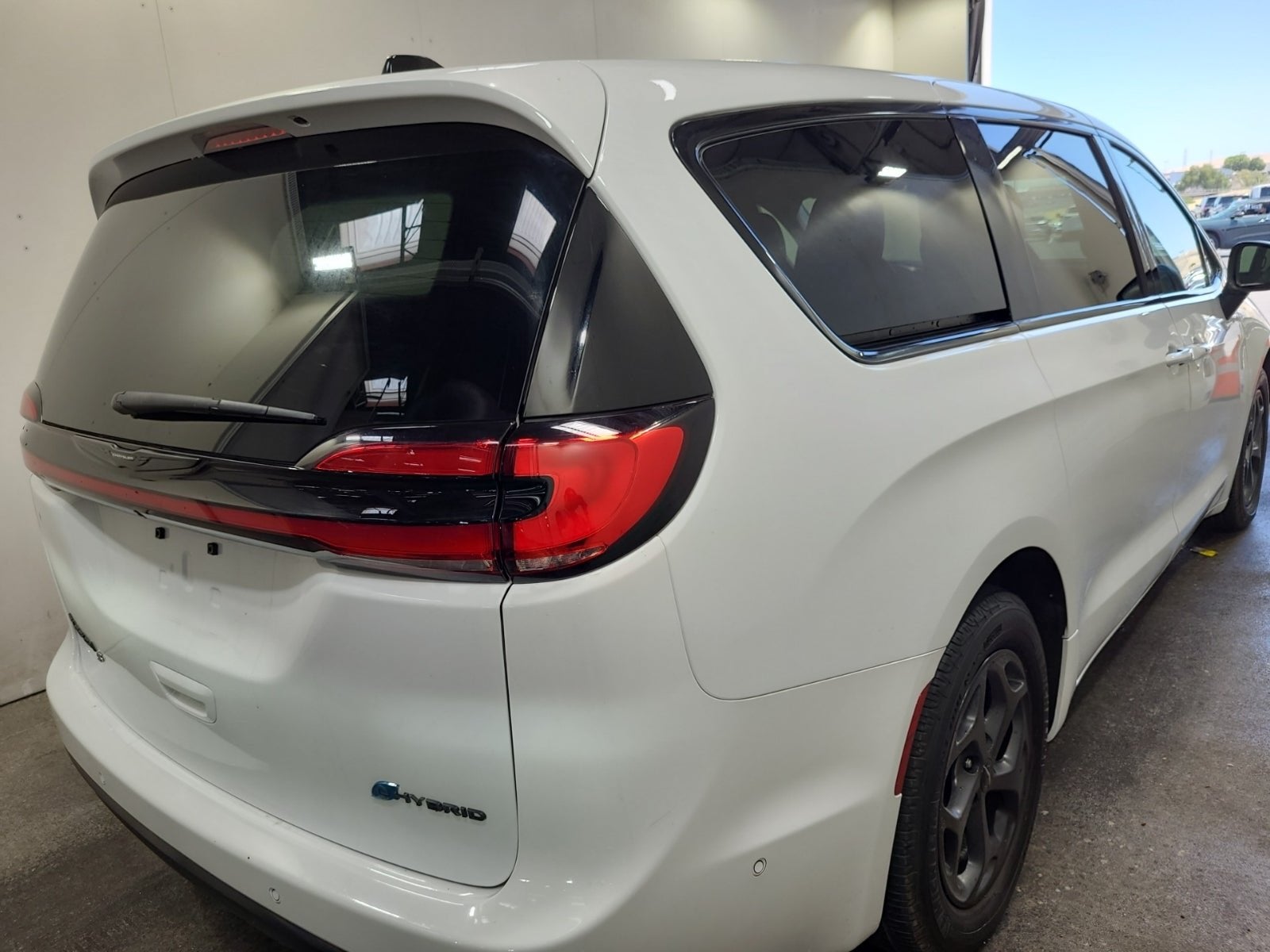 2023 Chrysler Pacifica Hybrid Touring L S