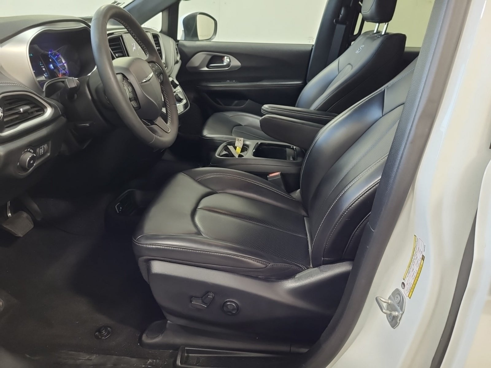 2023 Chrysler Pacifica Hybrid Touring L S