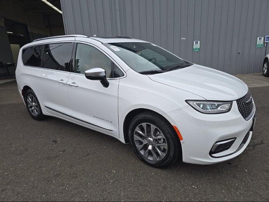 2025 Chrysler Pacifica Pinnacle PHEV