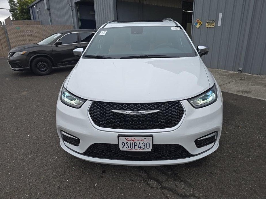 2025 Chrysler Pacifica Pinnacle PHEV