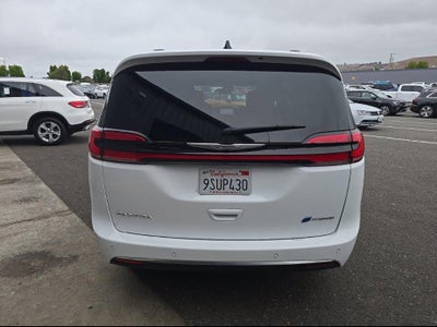 2025 Chrysler Pacifica Pinnacle PHEV