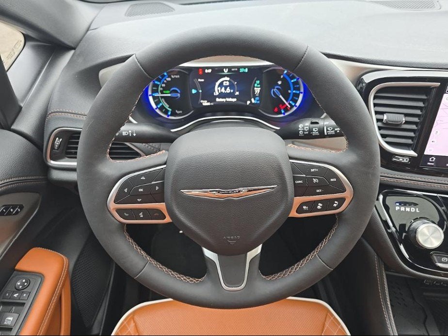 2025 Chrysler Pacifica Pinnacle PHEV