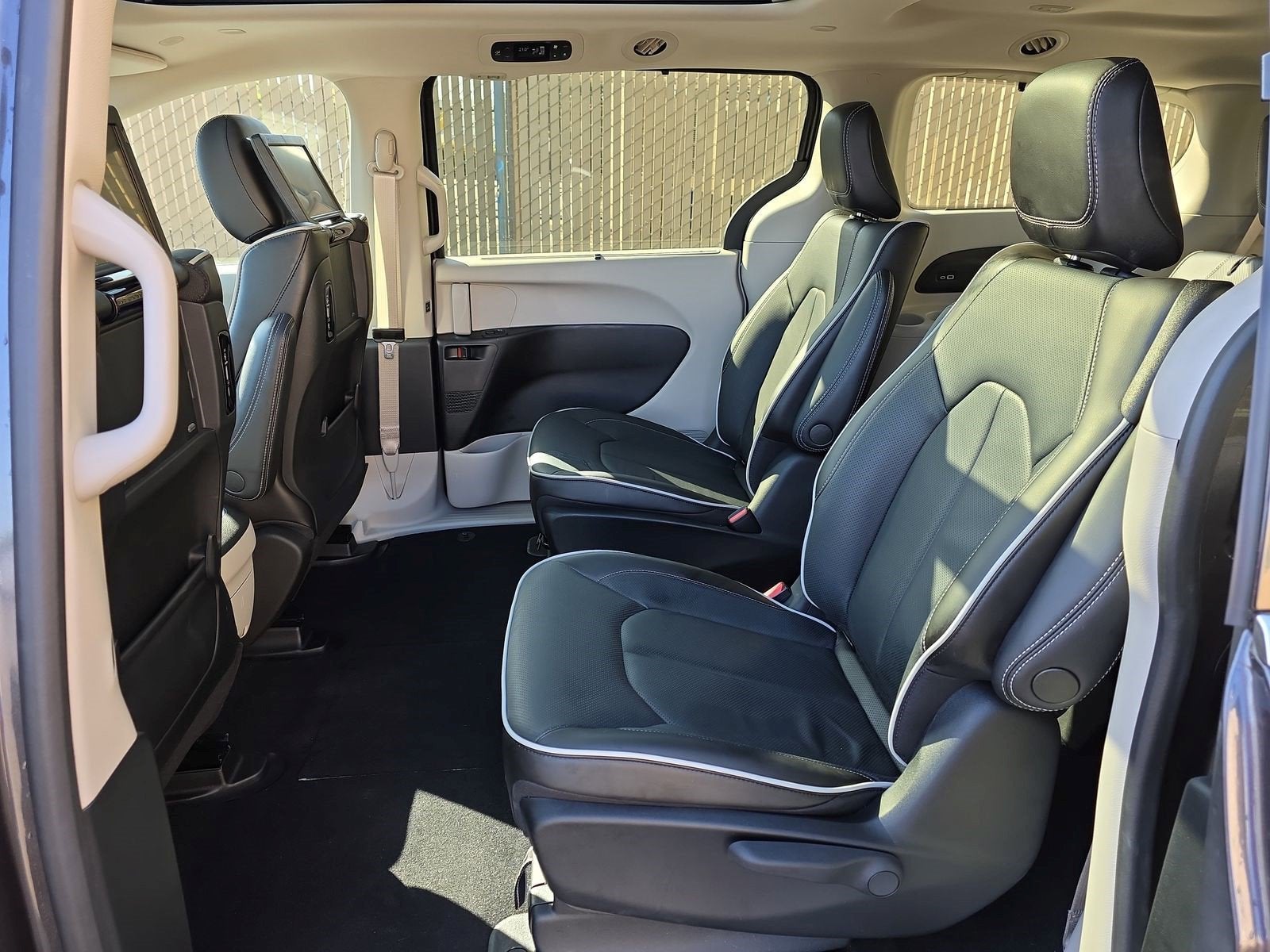 2023 Chrysler Pacifica Hybrid Limited