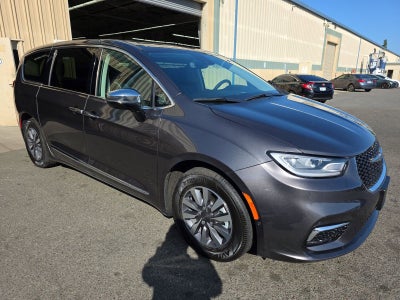 2023 Chrysler Pacifica Hybrid Limited