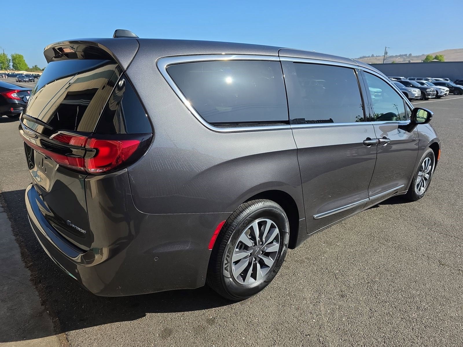 2023 Chrysler Pacifica Hybrid Limited