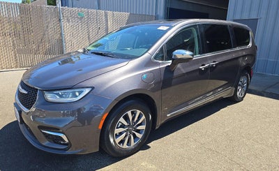 2023 Chrysler Pacifica Hybrid Limited