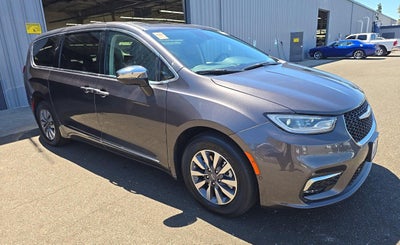 2023 Chrysler Pacifica Hybrid Limited