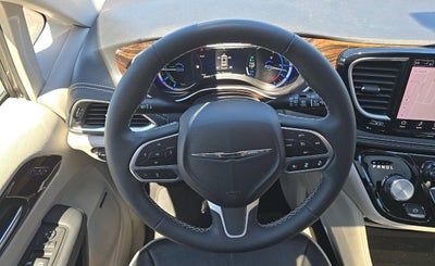 2023 Chrysler Pacifica Hybrid Limited