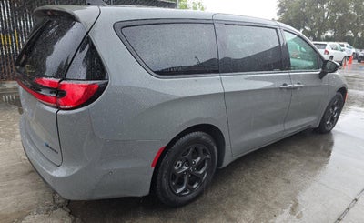 2023 Chrysler Pacifica Hybrid Limited