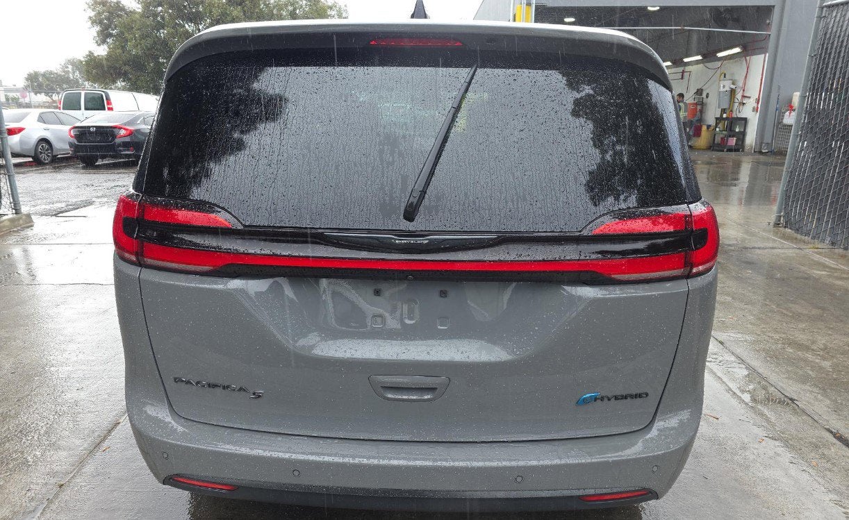 2023 Chrysler Pacifica Hybrid Limited