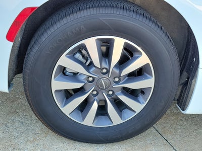 2025 Chrysler Pacifica Hybrid Select