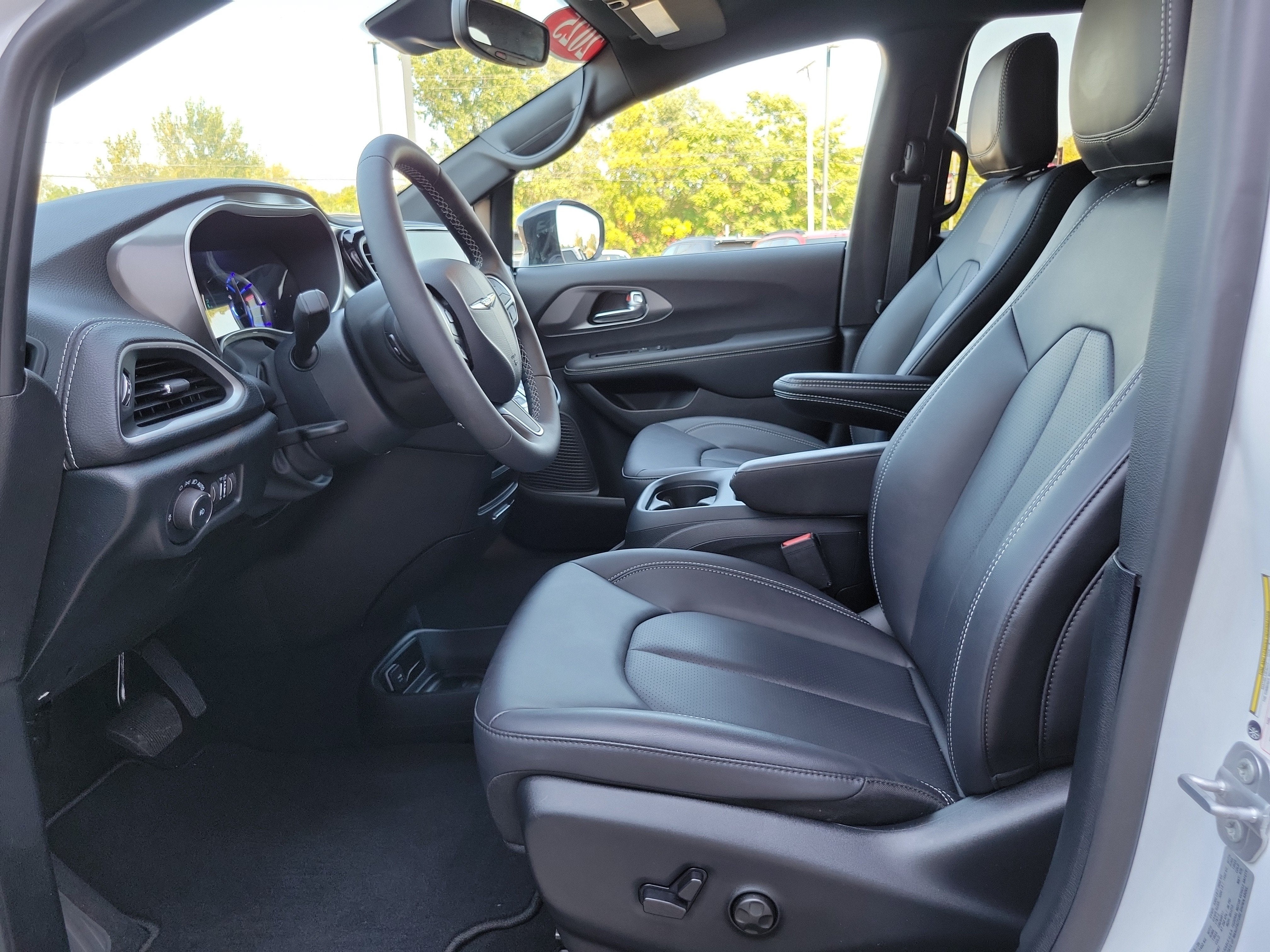 2025 Chrysler Pacifica Hybrid Select
