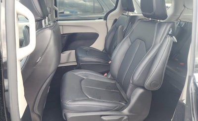 2024 Chrysler Pacifica Select PHEV