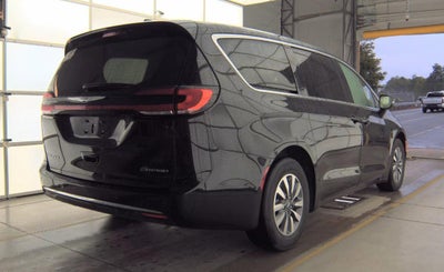 2024 Chrysler Pacifica Select PHEV