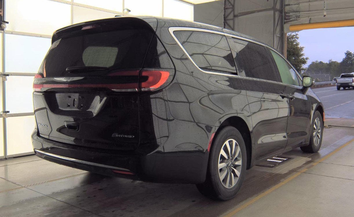 2024 Chrysler Pacifica Select PHEV