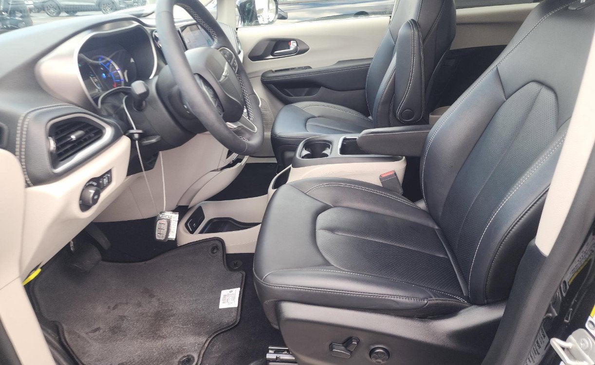 2024 Chrysler Pacifica Select PHEV