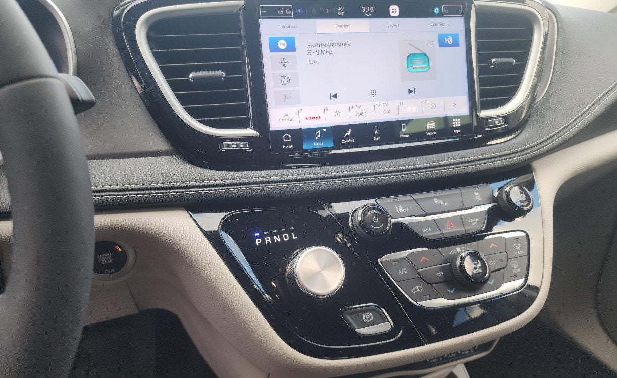 2024 Chrysler Pacifica Select PHEV