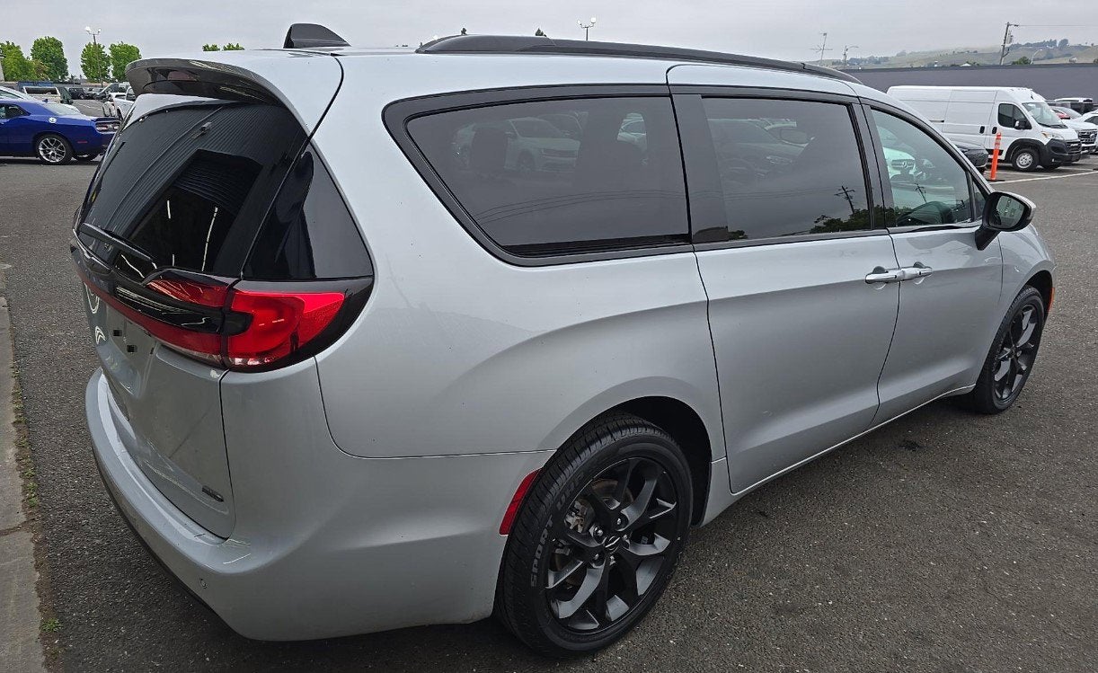 2023 Chrysler Pacifica Touring L AWD