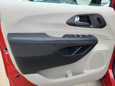 2024 Chrysler Pacifica Touring L AWD