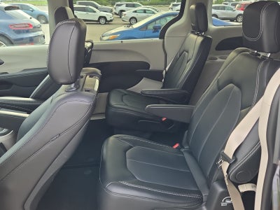 2024 Chrysler Pacifica Touring L AWD