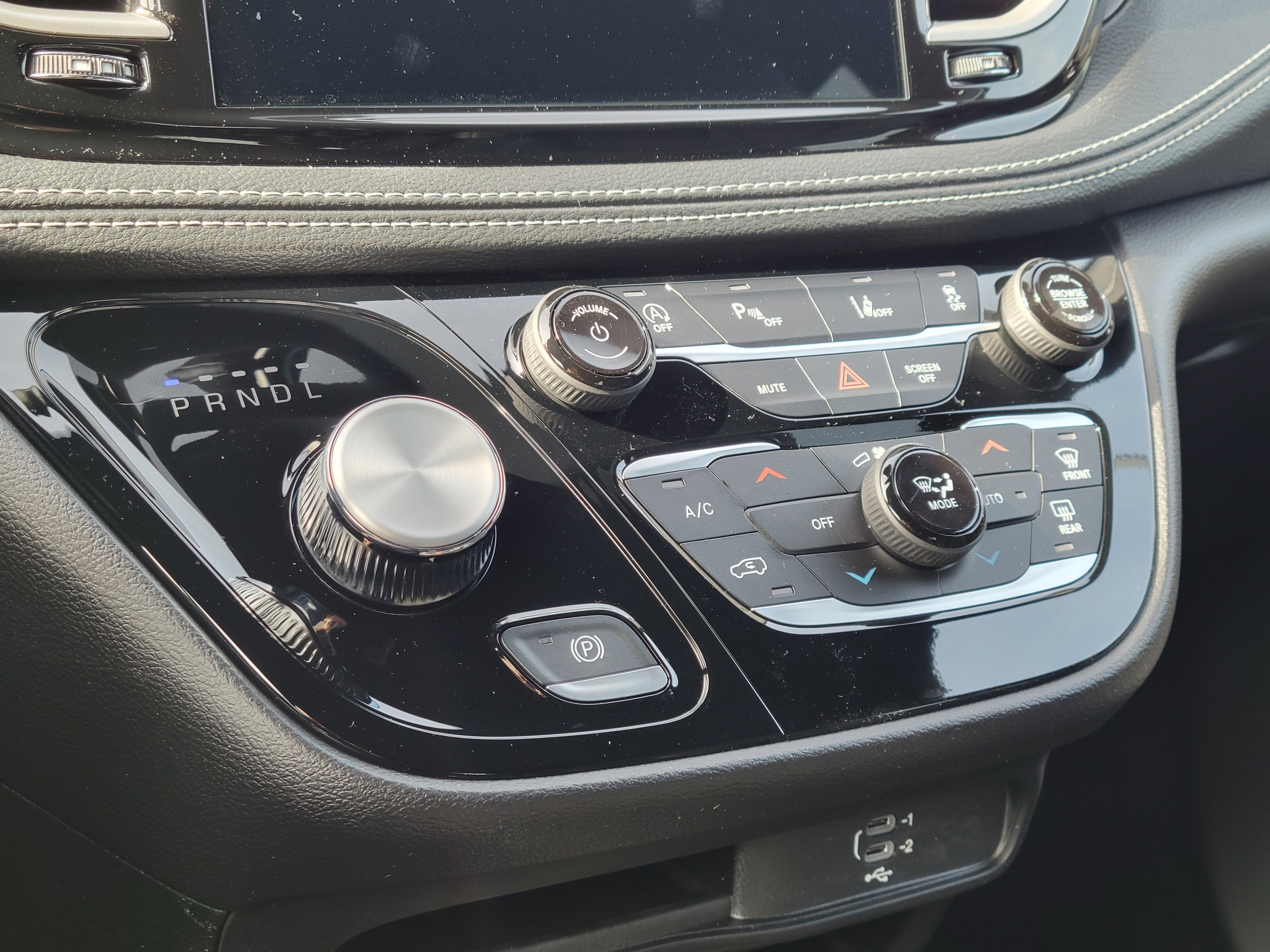 2027 Chrysler Pacifica PACIFICA SELECT AWD