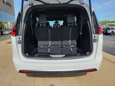 2027 Chrysler Pacifica PACIFICA SELECT AWD