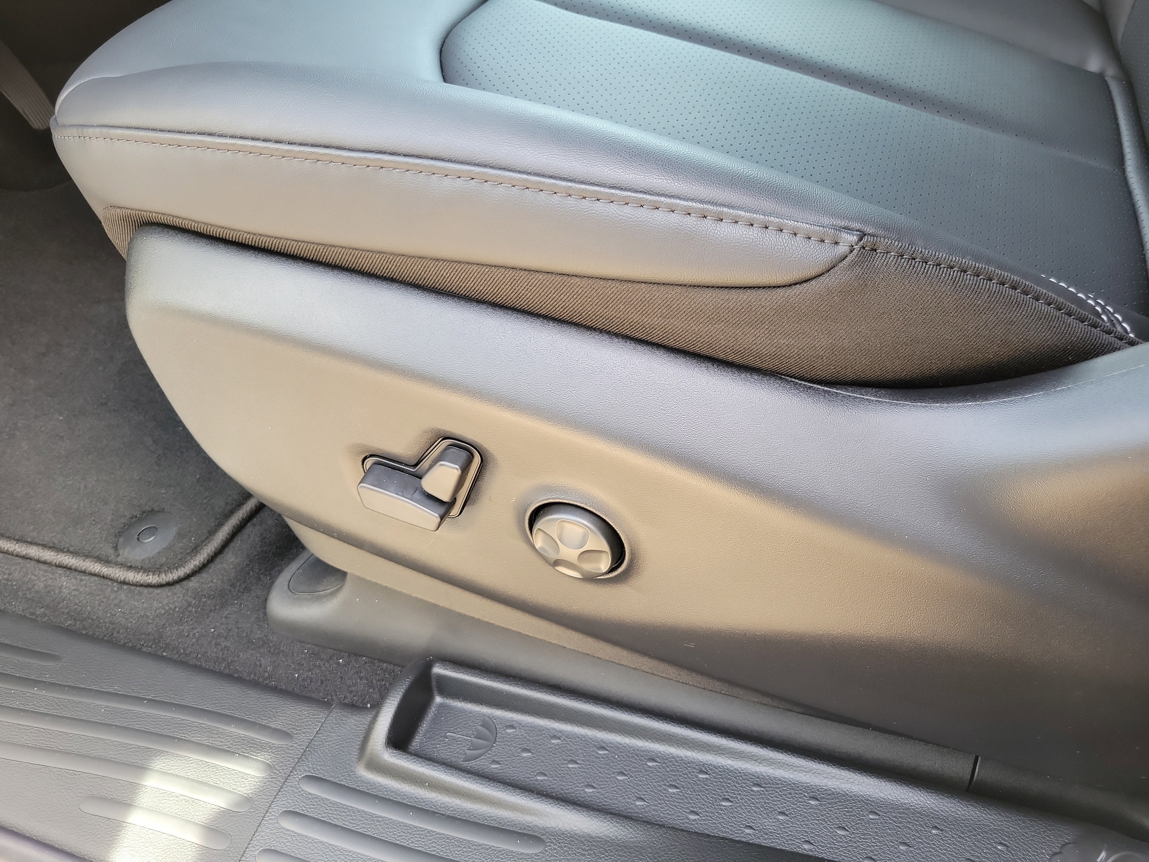 2027 Chrysler Pacifica PACIFICA SELECT AWD