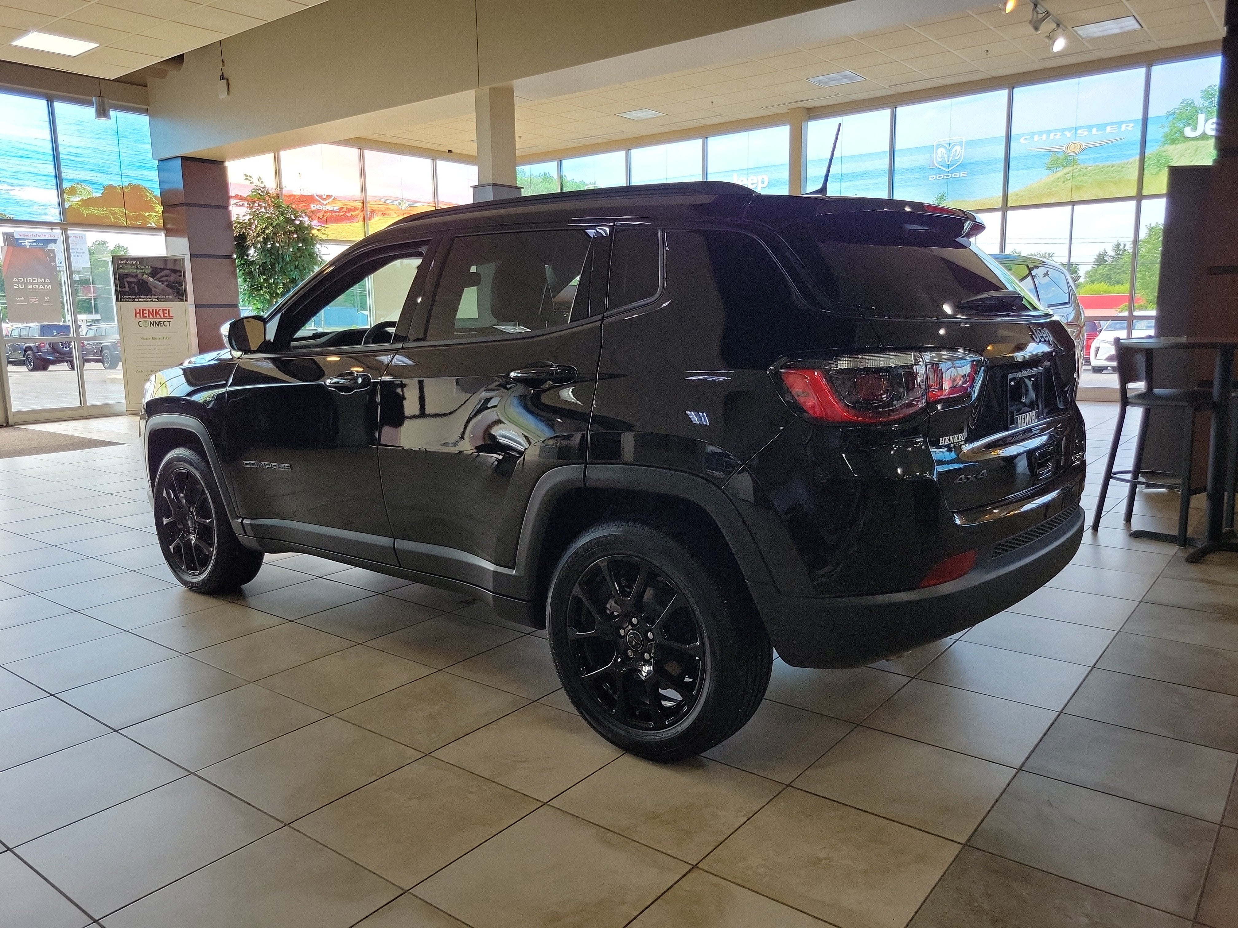 2025 Jeep Compass COMPASS LATITUDE 4X4