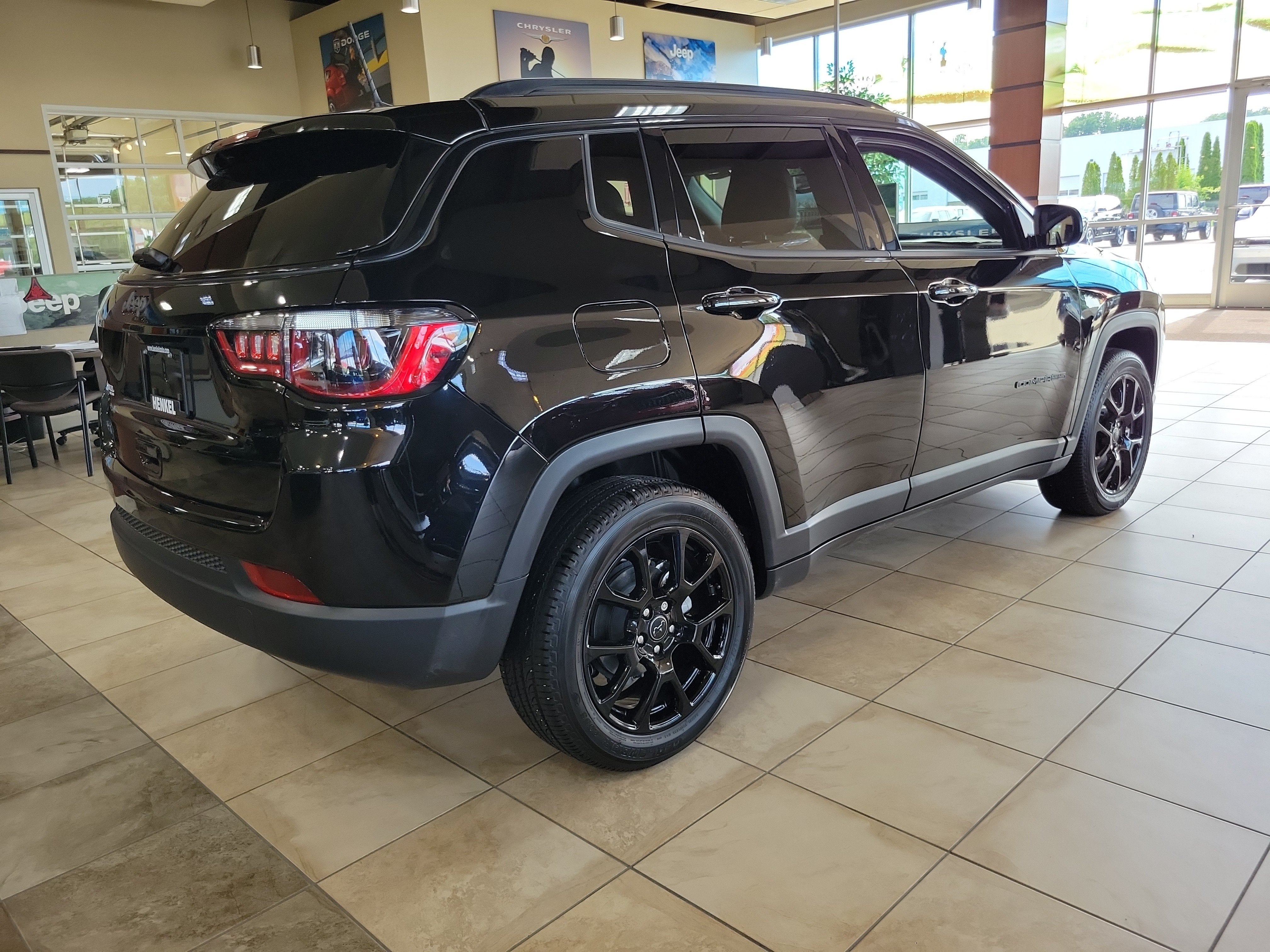 2025 Jeep Compass COMPASS LATITUDE 4X4