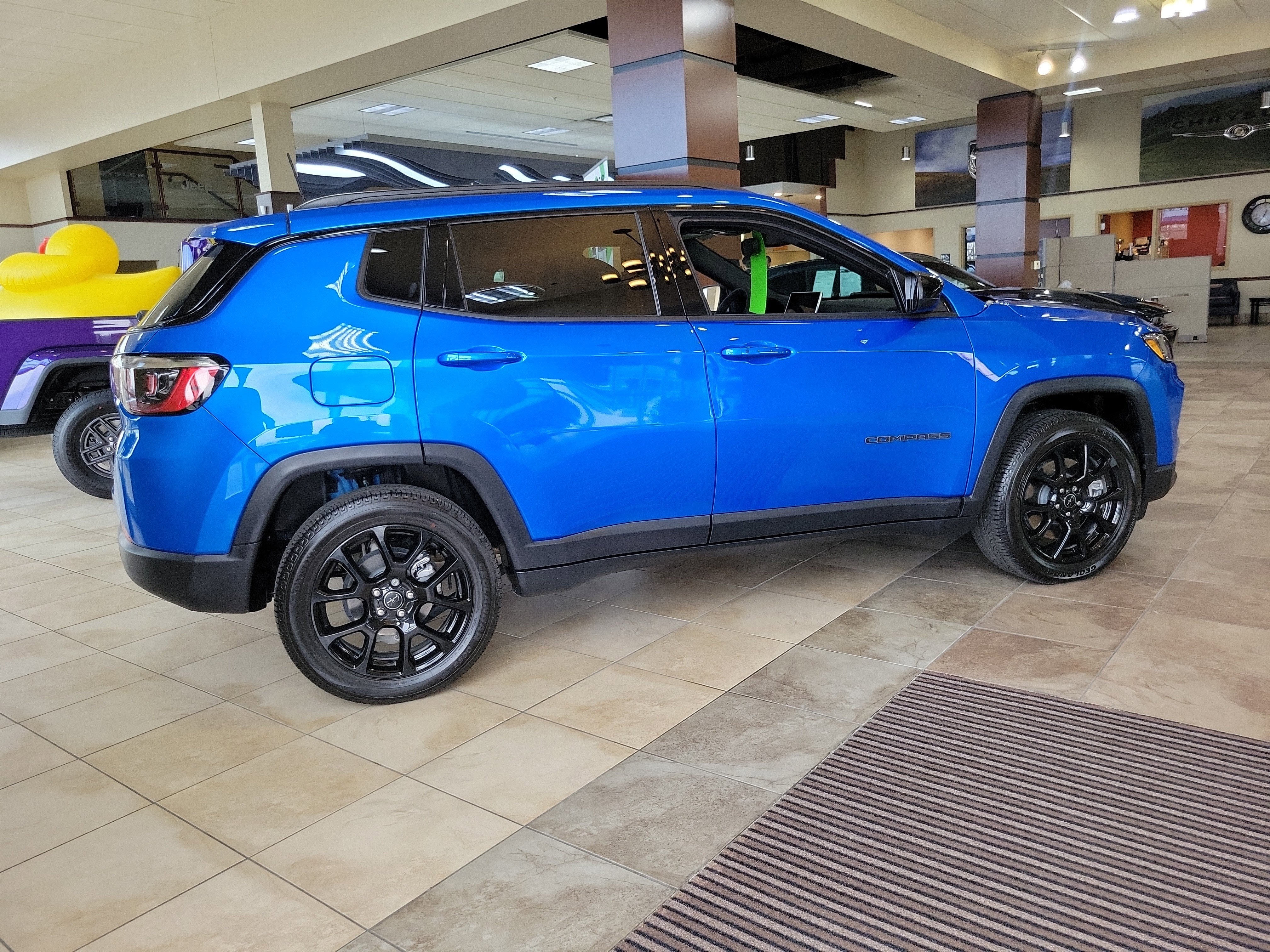 2025 Jeep Compass COMPASS LATITUDE 4X4