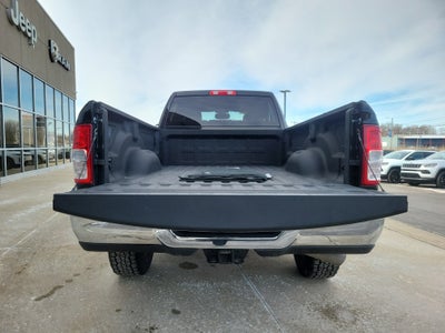 2022 RAM 3500 Big Horn Crew Cab 4x4 8' Box