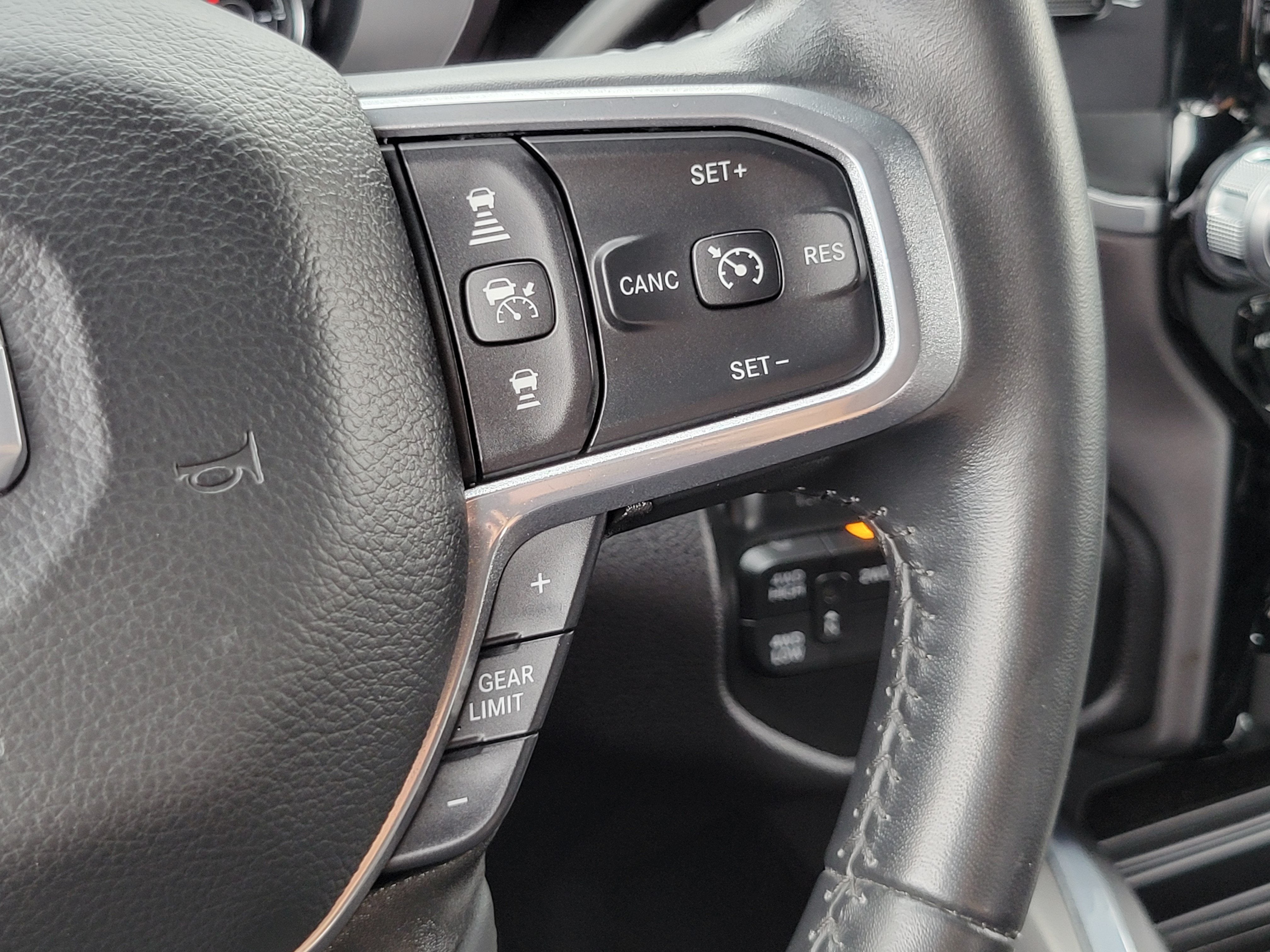 2023 RAM 3500 Laramie Crew Cab 4x4 8' Box