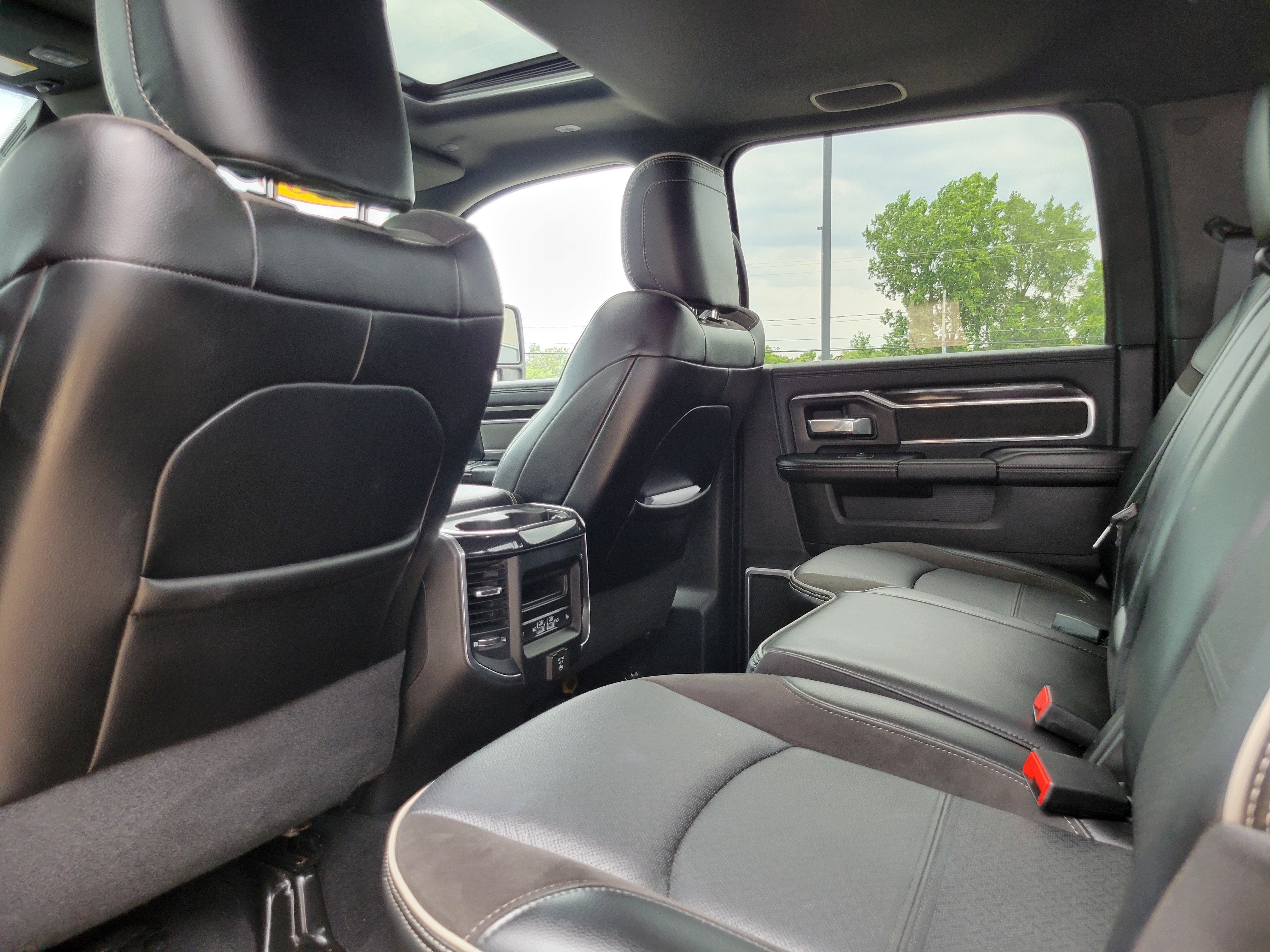 2023 RAM 3500 Laramie Crew Cab 4x4 8' Box