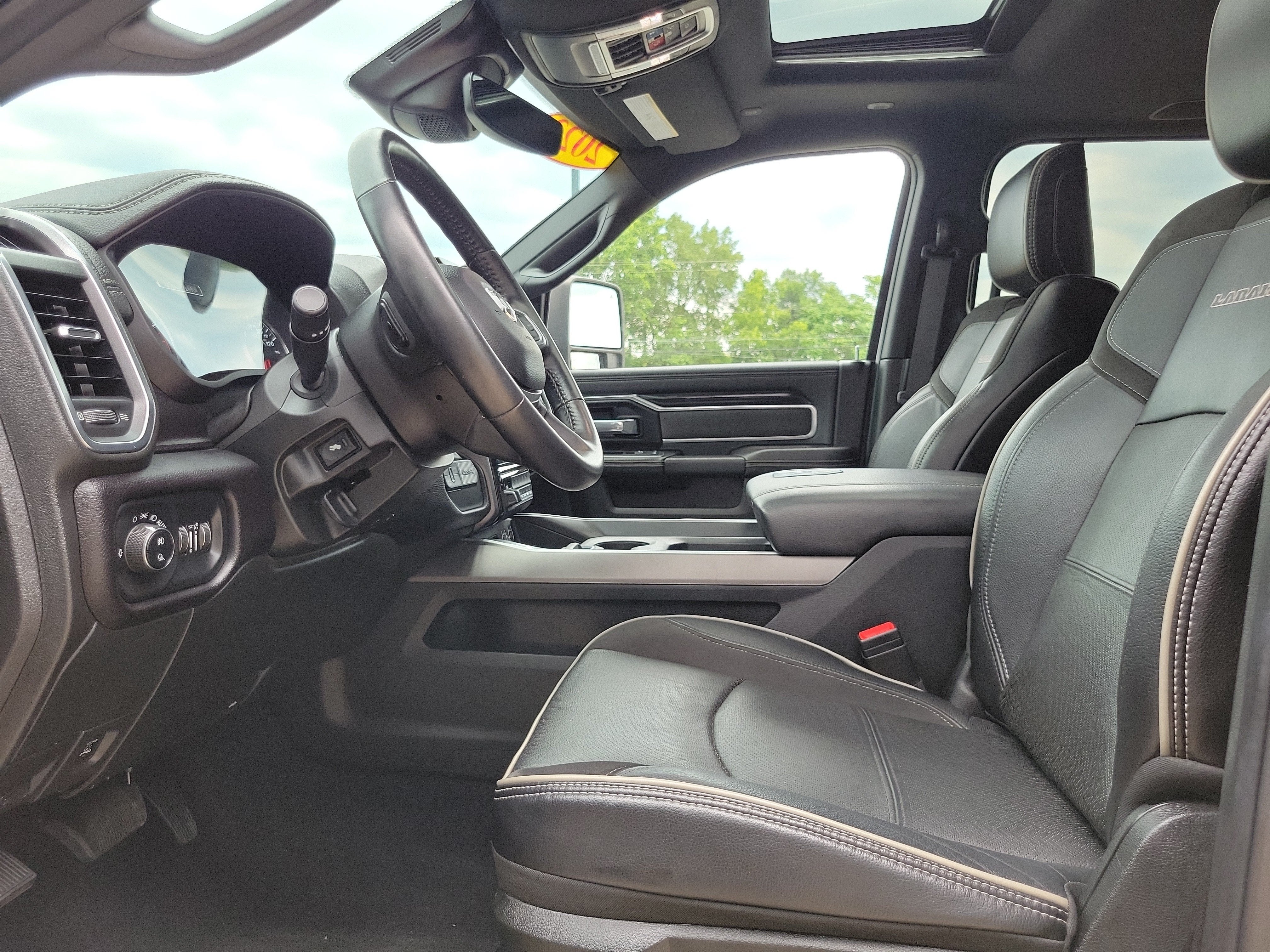 2023 RAM 3500 Laramie Crew Cab 4x4 8' Box