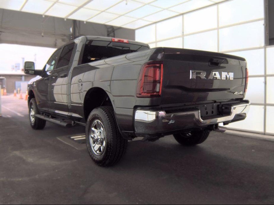 2026 RAM 2500 Tradesman Crew Cab 4x4 6'4' Box