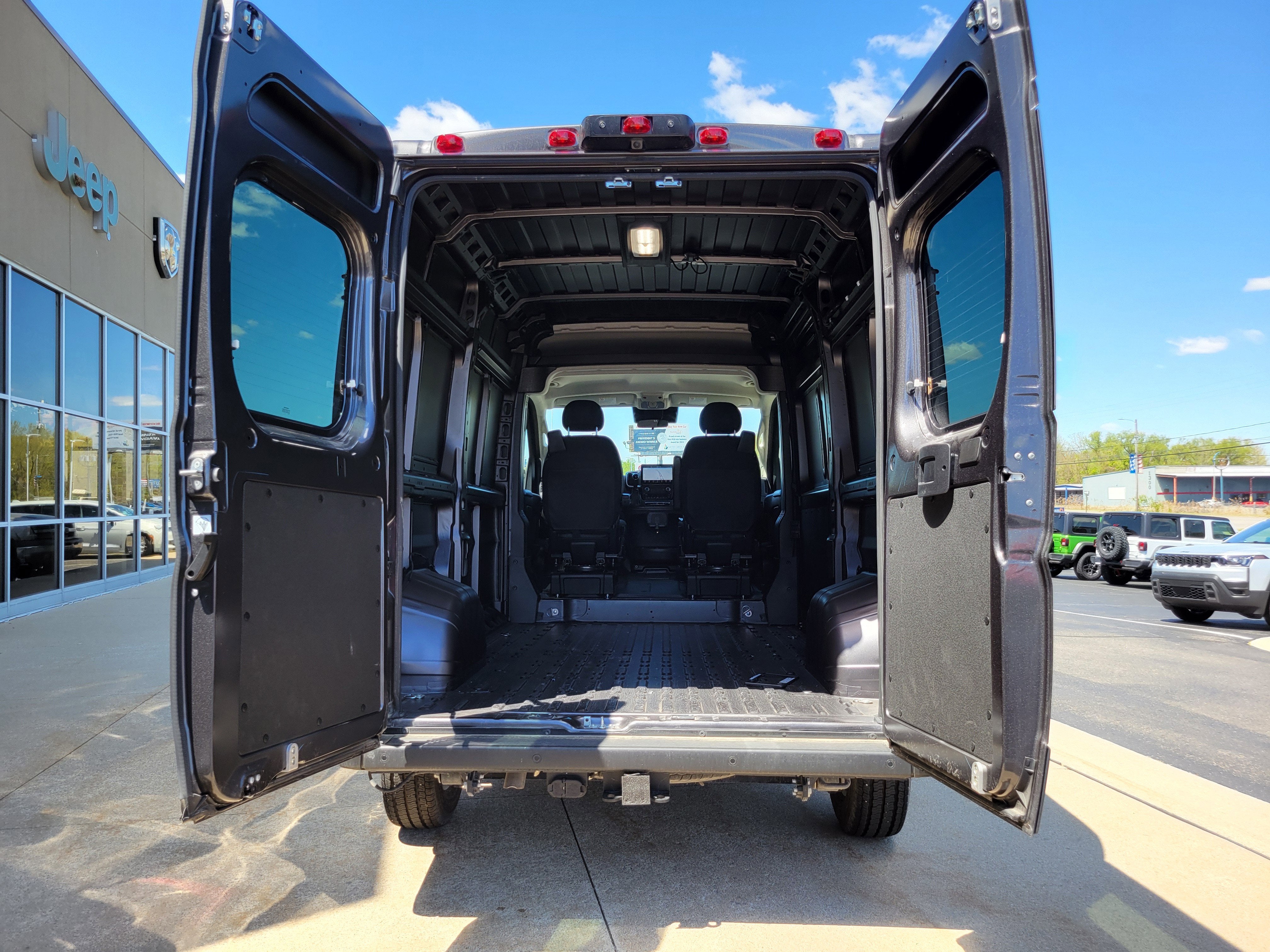 2025 RAM ProMaster 2500 Cargo Van SLT High Roof 136' WB
