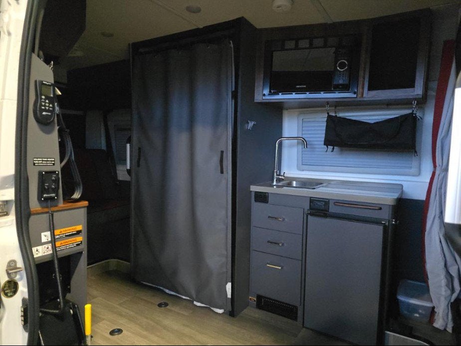 2023 Winnebago Roam 2500 High Roof 159" WB