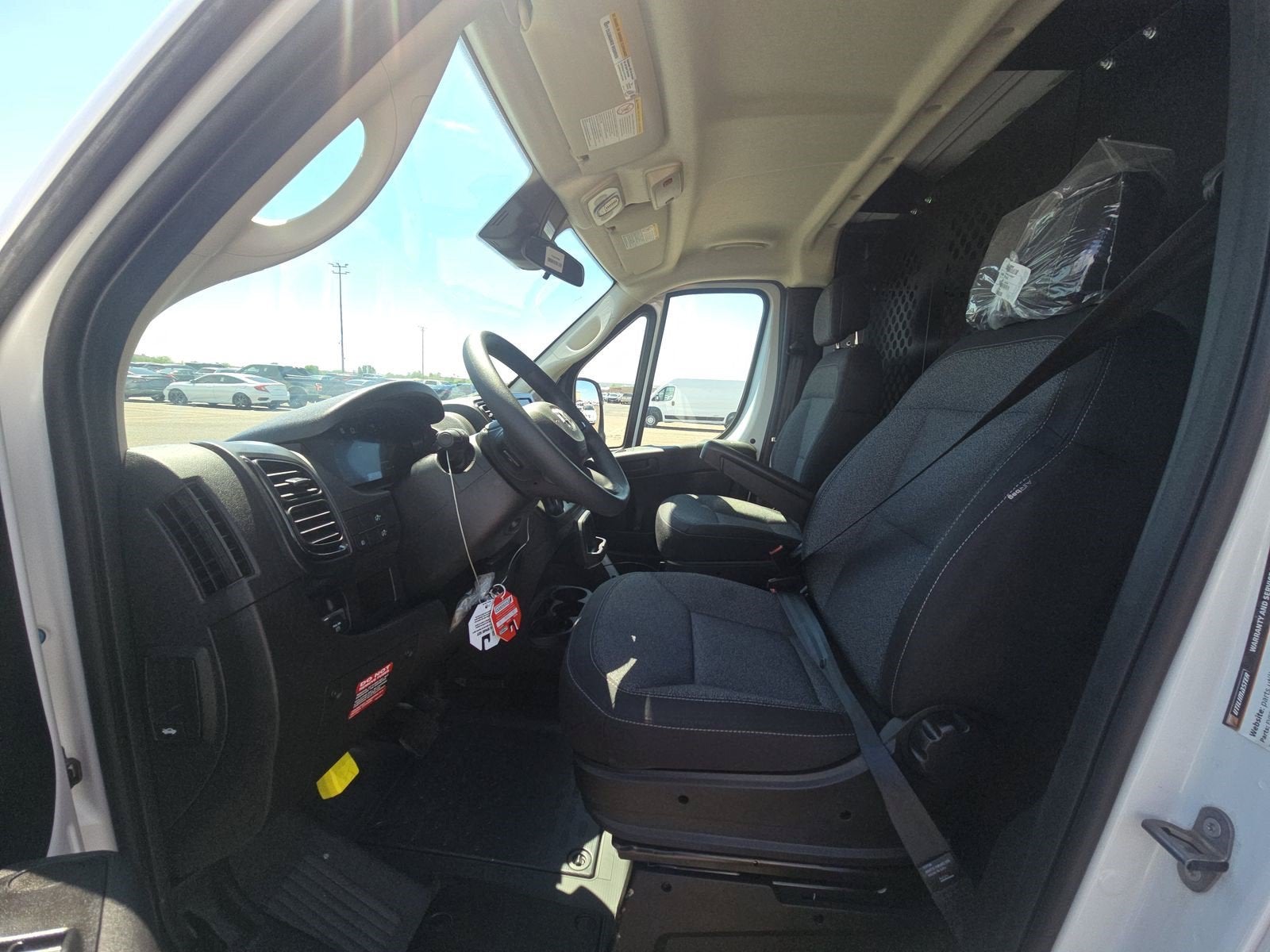 2025 RAM ProMaster 2500 Tradesman 136 WB Low Roof