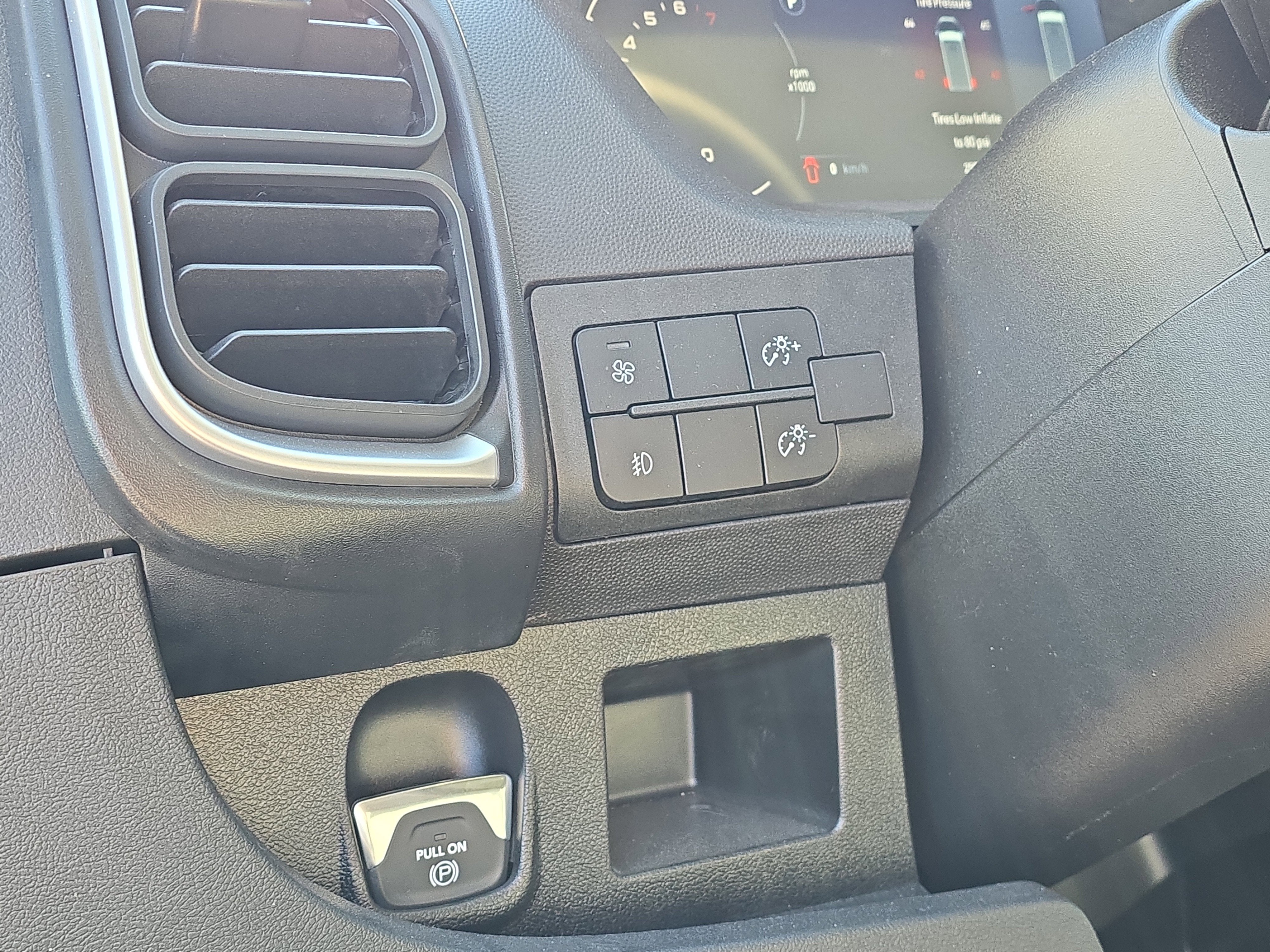 2025 RAM ProMaster 2500 Cargo Van SLT Low Roof 136' WB