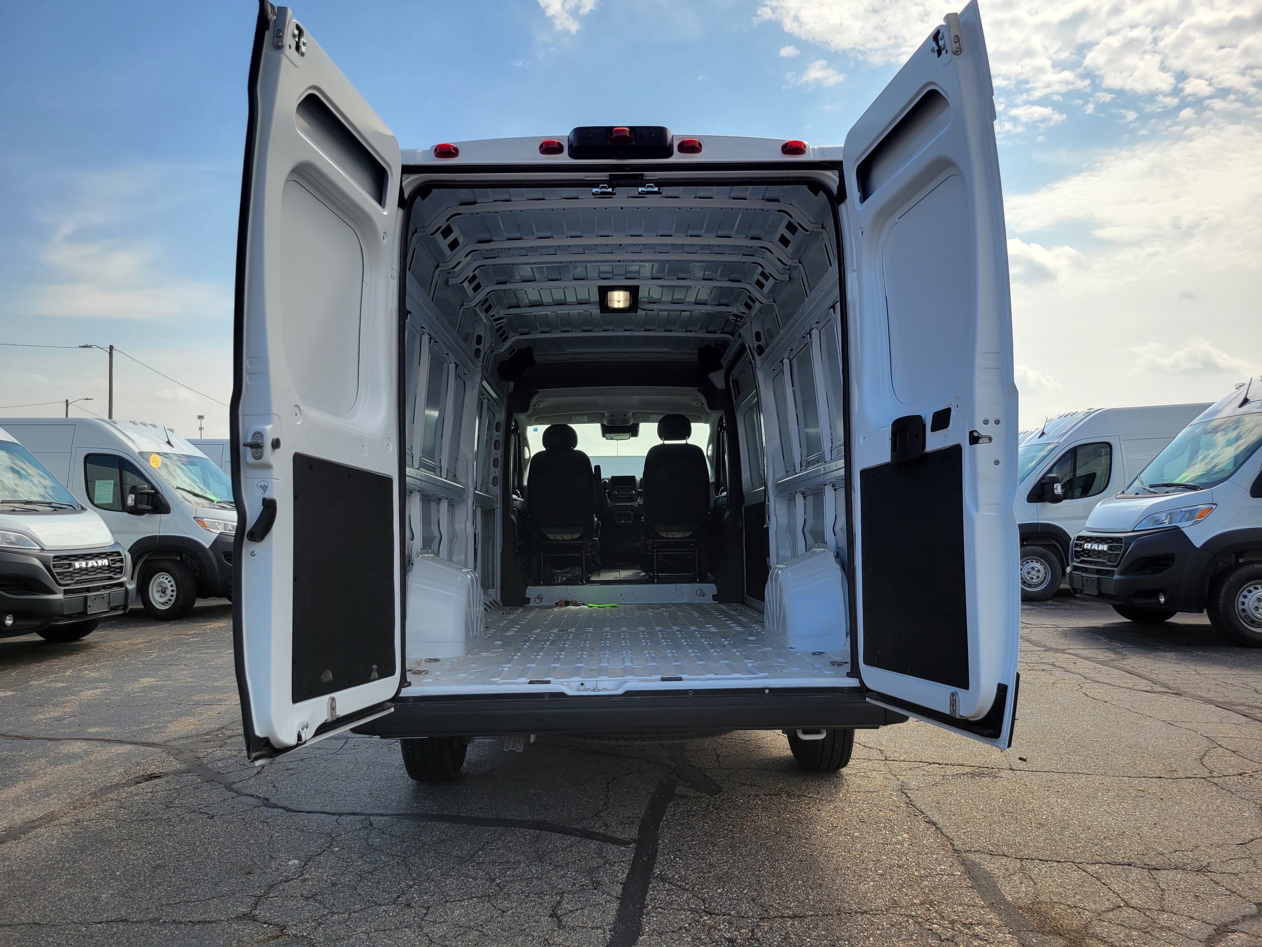 2025 RAM ProMaster 3500 Cargo Van SLT High Roof 159' WB EXT