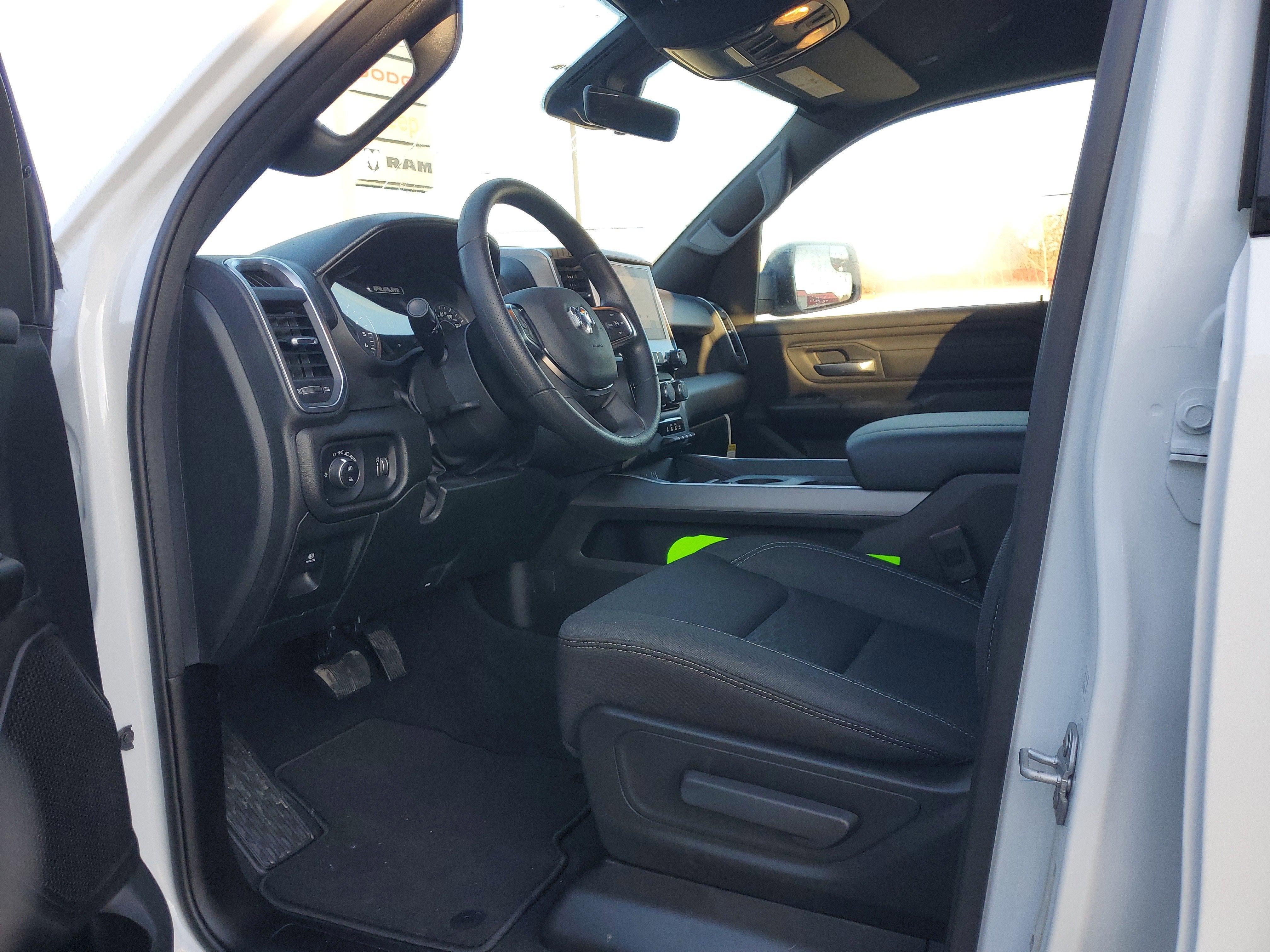 2026 RAM Ram 1500 RAM 1500 EXPRESS CREW CAB 4X4 5'7' BOX