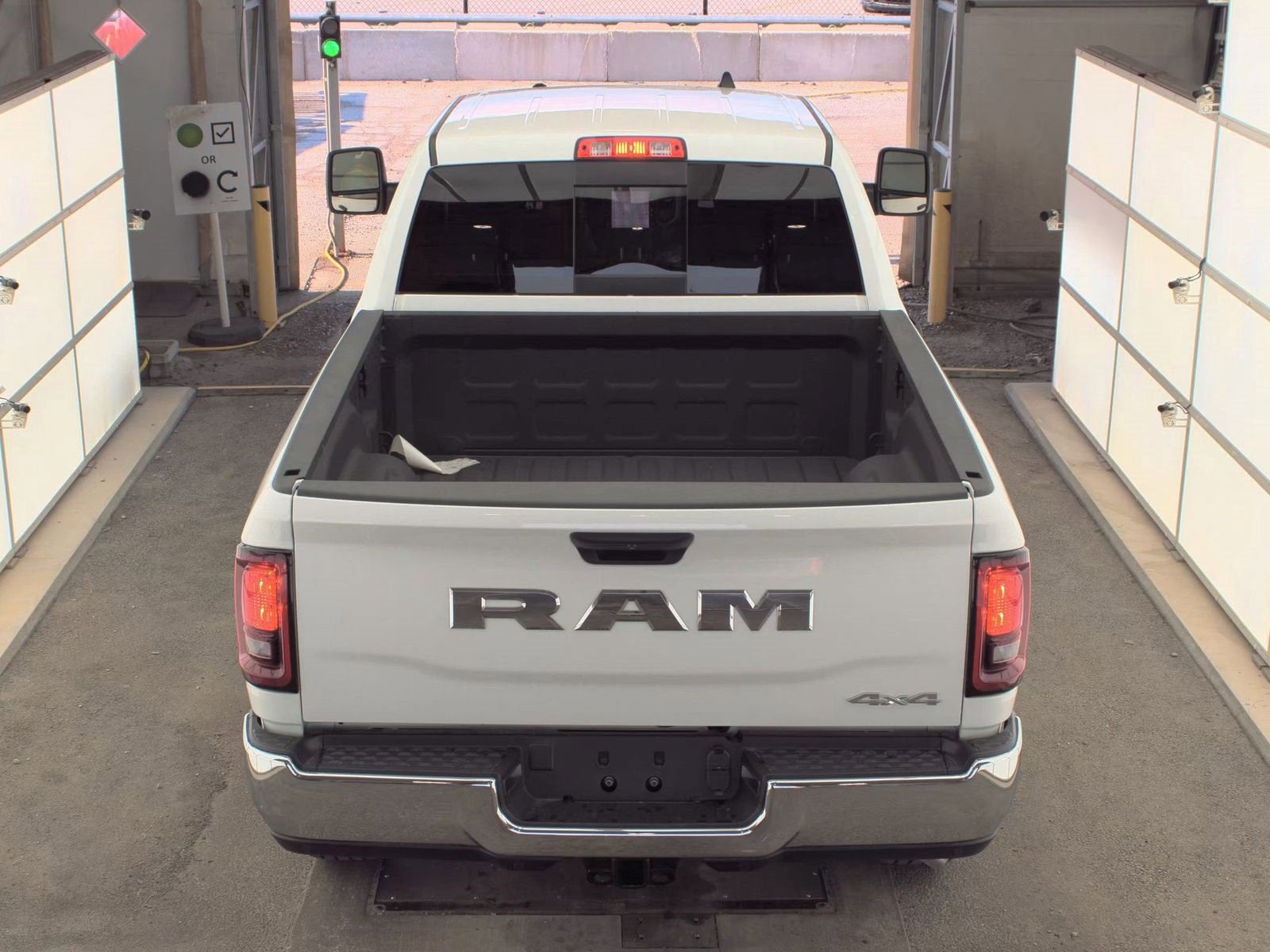 2025 RAM 2500 Tradesman Crew Cab 4x4 6'4' Box