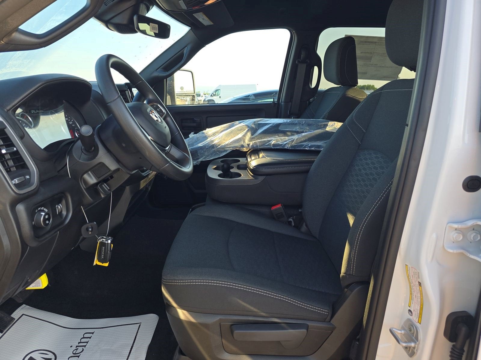 2025 RAM 2500 Tradesman Crew Cab 4x4 6'4' Box