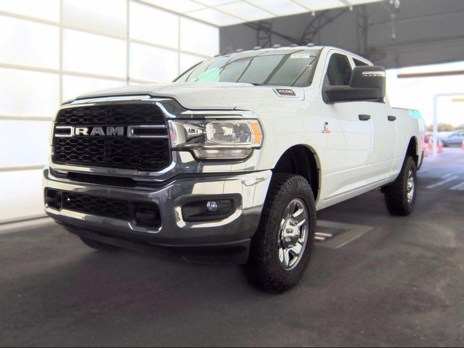 2023 RAM 2500 Tradesman Crew Cab 4x4 6'4' Box