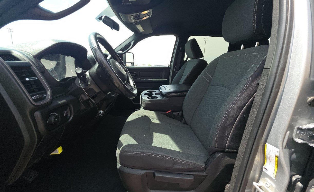 2023 RAM 2500 Tradesman Crew Cab 4x4 6'4' Box
