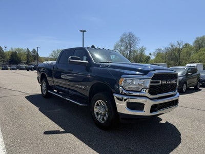 2020 RAM 2500 Tradesman Crew Cab 4x4 6'4' Box